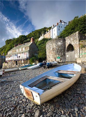 simsearch:841-06807767,k - Fishing boat on the pebble beach in Clovelly harbour, Devon, England, United Kingdom, Europe Photographie de stock - Rights-Managed, Code: 841-06806717