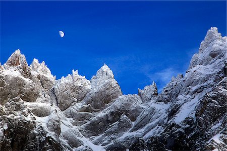 simsearch:841-02708808,k - The Aiguille du Midi after three days of snowfall, Mont Blanc, French  Alps, France, Europe Photographie de stock - Rights-Managed, Code: 841-06806921