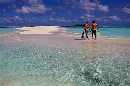 peaceful place in beach pacific - Couple in the Tuamotu islands, French Polynesia, Pacific Islands, Pacific Stock Photo - Rights-Managed, Code: 841-06807075