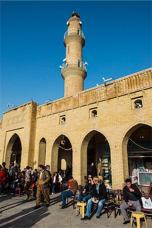 Huge square with below the citadel of Erbil (Hawler), capital of Iraq Kurdistan, Iraq, Middle East Foto de stock - Con derechos protegidos, Código: 841-06807287