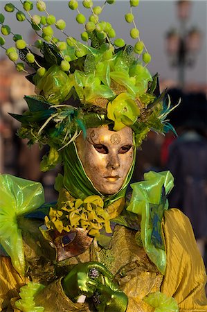 simsearch:841-05795242,k - Masks at Venice Carnival in St. Mark's Square, Venice, Veneto, Italy, Europe Foto de stock - Direito Controlado, Número: 841-06807353