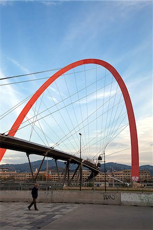 The Olympic Arch of Turin, a pedestrian bridge, symbol of the XX Olympic Winter Games held in 2006, Turin, Piedmont, Italy, Europe Photographie de stock - Rights-Managed, Code: 841-06807373