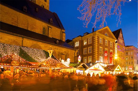 street lights in germany - Willy Brandt Platz and Christmas Market, Dortmund, North Rhine-Westphalia, Germany, Europe Stock Photo - Rights-Managed, Code: 841-06807675