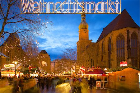 St. Reinoldi Church and Christmas Market at dusk, Dortmund, North Rhine-Westphalia, Germany, Europe Foto de stock - Con derechos protegidos, Código: 841-06807673