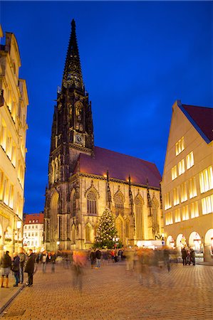 View of St. Lambert's Church and Prinzipalmarkt at Christmas, Munster, North Rhine-Westphalia, Germany, Europe Photographie de stock - Rights-Managed, Code: 841-06807687