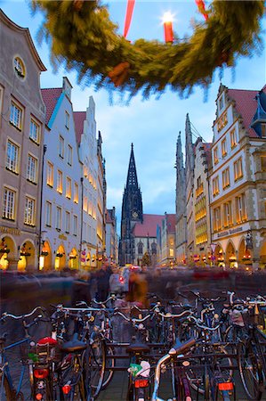 View of Prinzipalmarkt at Christmas, Munster, North Rhine-Westphalia, Germany, Europe Photographie de stock - Rights-Managed, Code: 841-06807682