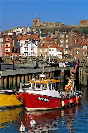 st mary's church - View over fishing harbour to St. Mary's Church, Whitby, Yorkshire, England, United Kingdom, Europe Photographie de stock - Rights-Managed, Code: 841-06807769