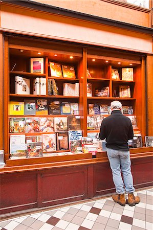 simsearch:841-07081186,k - A book shop in Passage Jouffroy, central Paris, France, Europe Stock Photo - Rights-Managed, Code: 841-06807805