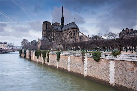 simsearch:841-06807870,k - Notre Dame de Paris cathedral, Paris, France, Europe Photographie de stock - Rights-Managed, Code: 841-06807829