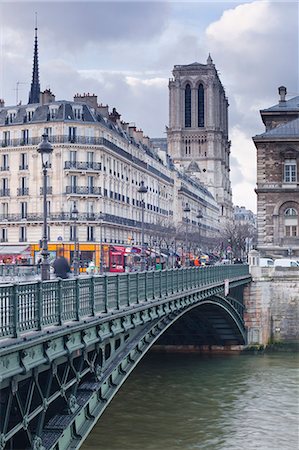 french bridge - The banks of the Seine and Notre Dame de Paris cathedral, Paris, France, Europe Stock Photo - Rights-Managed, Code: 841-06807833