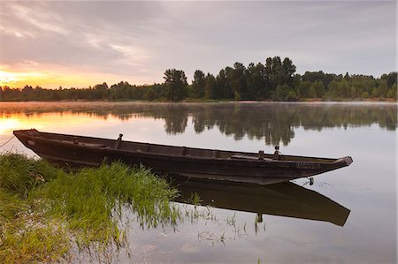 french countryside - A traditional wooden boat on the River Loire, Indre-et-Loire, France, Europe Stock Photo - Rights-Managed, Code: 841-06807850