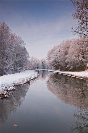 simsearch:841-07080840,k - The Canal de Berry after a snow shower, Loir-et-Cher, Centre, France, Europe Foto de stock - Con derechos protegidos, Código: 841-07084210