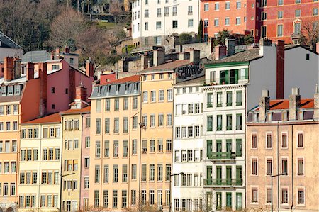 Typical colourful building facades facing onto the River Saone in Lyon, Rhone-Alpes, France, Europe Photographie de stock - Rights-Managed, Code: 841-07084220