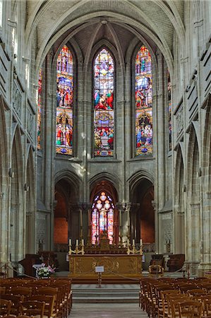 red centre - The nave of Saint Louis de Blois cathedral, Blois, Loir-et-Cher, Centre, France, Europe Photographie de stock - Rights-Managed, Code: 841-07084235