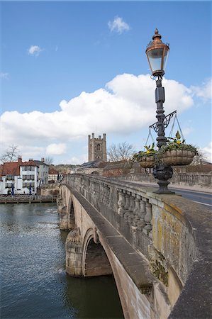 stone arch bridge in europe - Henley-on-Thames, Oxfordshire, England, United Kingdom, Europe Stock Photo - Rights-Managed, Code: 841-07080501