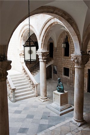 european courtyard - Rectors Palace interior, Dubrovnik, Croatia, Europe Stock Photo - Rights-Managed, Code: 841-07080517