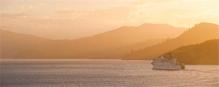 simsearch:841-07783027,k - Queen Charlotte Sound at sunset, the Interislander ferry between Picton, South Island and Wellington, North Island, New Zealand, Pacific Foto de stock - Con derechos protegidos, Código: 841-07080533