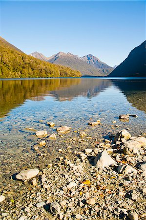 simsearch:841-07590467,k - Reflection of mountains in Lake Gunn, Fiordland National Park, UNESCO World Heritage Site, South Island, New Zealand, Pacific Photographie de stock - Rights-Managed, Code: 841-07080556