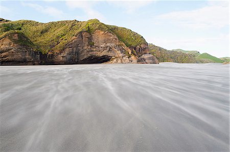 simsearch:841-03674204,k - Sand being blown along windy Wharariki Beach, Golden Bay, Tasman Region, South Island, New Zealand, Pacific Photographie de stock - Rights-Managed, Code: 841-07080640