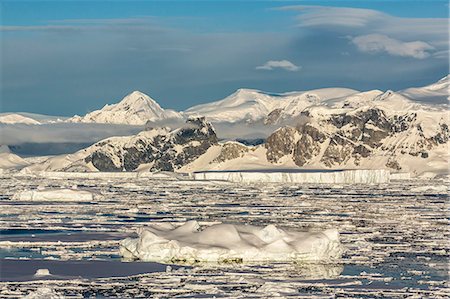 snow ice - Snow-capped mountains surround Pleneau Island, Antarctica, Southern Ocean, Polar Regions Photographie de stock - Rights-Managed, Code: 841-07080767