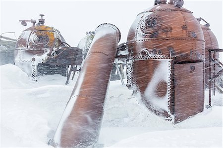 simsearch:6118-07731843,k - Remains of the abandoned whale station in Port Foster, Deception Island, South Shetland Islands, Antarctica, Polar Regions Photographie de stock - Rights-Managed, Code: 841-07080924