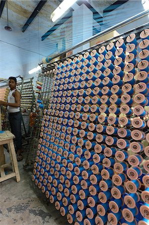 spindel - Silk threads in the looms, Varanasi, Uttar Pradesh, India, Asia Stockbilder - Lizenzpflichtiges, Bildnummer: 841-07080957