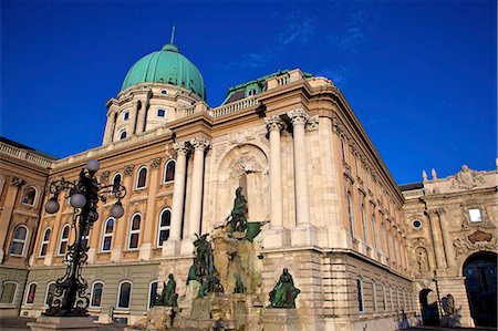 Matthias Fountain, Buda Castle, UNESCO World Heritage Site, Budapest, Hungary, Europe Foto de stock - Con derechos protegidos, Código: 841-07080961