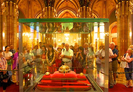 exclusive old man - The Holy Crown of Hungary, Hungarian Parliament Building, Budapest, Hungary, Europe Stock Photo - Rights-Managed, Code: 841-07080977