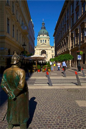 Statue of Policeman with St. Stephen's Basilica, Budapest, Hungary, Europe Stock Photo - Rights-Managed, Code: 841-07080980