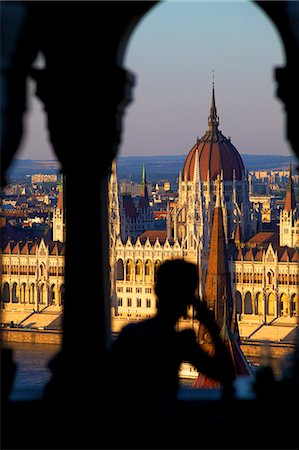 silhouette - Restaurant at Fisherman's Bastion overlooking the city, Budapest, Hungary, Europe Photographie de stock - Rights-Managed, Code: 841-07080981