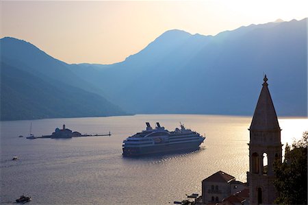 Kotor Bay, UNESCO World Heritage Site, viewed from Perast, Montenegro, Europe Photographie de stock - Rights-Managed, Code: 841-07081151