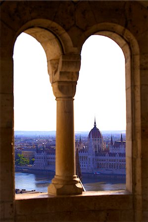 danubio - View of Hungarian Parliament Building from Fisherman's Bastion, Budapest, Hungary, Europe Photographie de stock - Rights-Managed, Code: 841-07081248