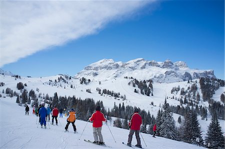 simsearch:841-07081436,k - A group of skiers at the Alta Badia ski resort near Corvara, Dolomites, South Tyrol, Italy, Europe Foto de stock - Con derechos protegidos, Código: 841-07081450
