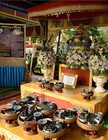 Altar to Rahoo, the God of Darkness, Wat Doi Wao, Mae Sai, Thailand, Southeast Asia, Asia Foto de stock - Con derechos protegidos, Código: 841-07081499