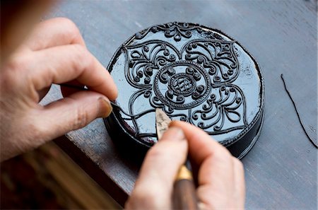 Black Kengtung style lacquerware being made at U Mu Ling Ta, a fifth-generation shop specialising in lacquerware in Kengtung (Kyaingtong), Shan State, Myanmar (Burma), Asia Stock Photo - Rights-Managed, Code: 841-07081674