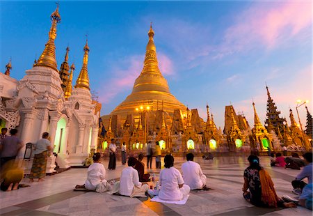 simsearch:878-07442720,k - Shwedagon Paya (Pagoda) at dusk with Buddhist worshippers praying, Yangon (Rangoon), Myanmar (Burma), Asia Stock Photo - Rights-Managed, Code: 841-07081680