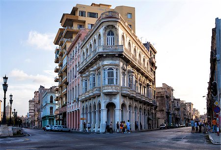 road junction - Buildings at the end of Prado, near The Malecon, Havana Centro, Havana, Cuba, West Indies, Central America Foto de stock - Con derechos protegidos, Código: 841-07081813