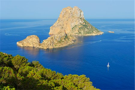 Torre des Savinar and Es Vedra Islands in background, Ibiza, Balearic Islands, Spain, Mediterranean, Europe Photographie de stock - Rights-Managed, Code: 841-07081988