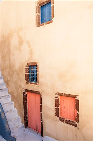 staircase top view - Painted building, Oia, Santorini, Cyclades, Greek Islands, Greece, Europe Stock Photo - Rights-Managed, Code: 841-07082023