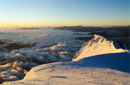 simsearch:841-06447339,k - Sunrise from summit of Mont Blanc, 4810m, Haute-Savoie, French Alps, France, Europe Stockbilder - Lizenzpflichtiges, Bildnummer: 841-07082139