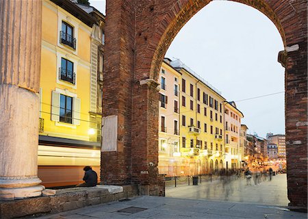 Piazza San Lorenzo, Milan, Lombardy, Italy, Europe Photographie de stock - Rights-Managed, Code: 841-07082132