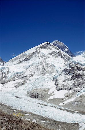 solu khumbu - Mount Everest, 8850m, and Khumbu glacier, Solu Khumbu Everest Region, Sagarmatha National Park, UNESCO World Heritage Site, Nepal, Himalayas, Asia Stock Photo - Rights-Managed, Code: 841-07082225