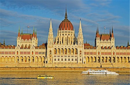 simsearch:841-07084139,k - River Ride sightseeing amphibious bus, Hungarian Parliament Building, Banks of the Danube, UNESCO World Heritage Site, Budapest, Hungary, Europe Foto de stock - Direito Controlado, Número: 841-07082329