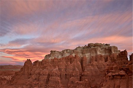 simsearch:841-07590416,k - Orange clouds at dawn over the badlands, Goblin Valley State Park, Utah, United States of America, North America Photographie de stock - Rights-Managed, Code: 841-07082481