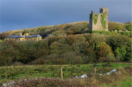 doolin castle - Ballinalackeen Castle near Doolin, The Burren, County Clare, Munster, Republic of Ireland, Europe Photographie de stock - Rights-Managed, Code: 841-07082577