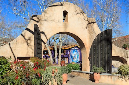 sedona - Gateway to Tlaquepaque Village, Sedona, Arizona, United States of America, North America Fotografie stock - Rights-Managed, Codice: 841-07082601