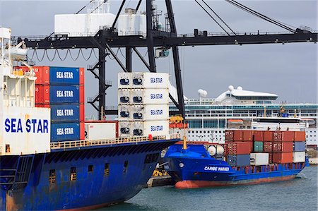 Container ship in Port Everglades, Fort Lauderdale, Florida, United States of America, North America Fotografie stock - Rights-Managed, Codice: 841-07082681