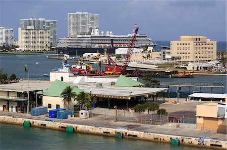 Holland America cruise ship in Port Everglades, Fort Lauderdale, Florida, United States of America, North America Foto de stock - Con derechos protegidos, Código: 841-07082682