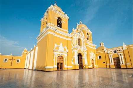 simsearch:841-07083026,k - Cathedral of Trujillo, Trujillo, Peru, South America Stockbilder - Lizenzpflichtiges, Bildnummer: 841-07082845