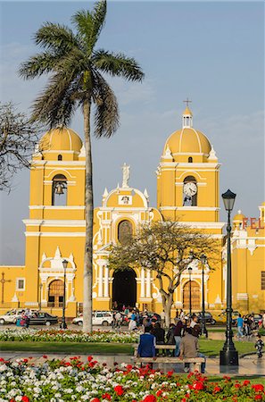 simsearch:841-05782563,k - Cathedral of Trujillo from Plaza de Armas, Trujillo, Peru, South America Foto de stock - Con derechos protegidos, Código: 841-07082848